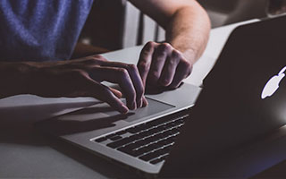 足球篮球数据库-【欧冠】伊利契奇+戈森斯破门 利物浦0比2亚特兰大