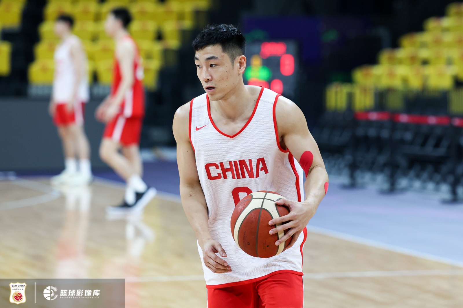 周琦点评高诗岩防守优势 强调针对性用人策略的重要性